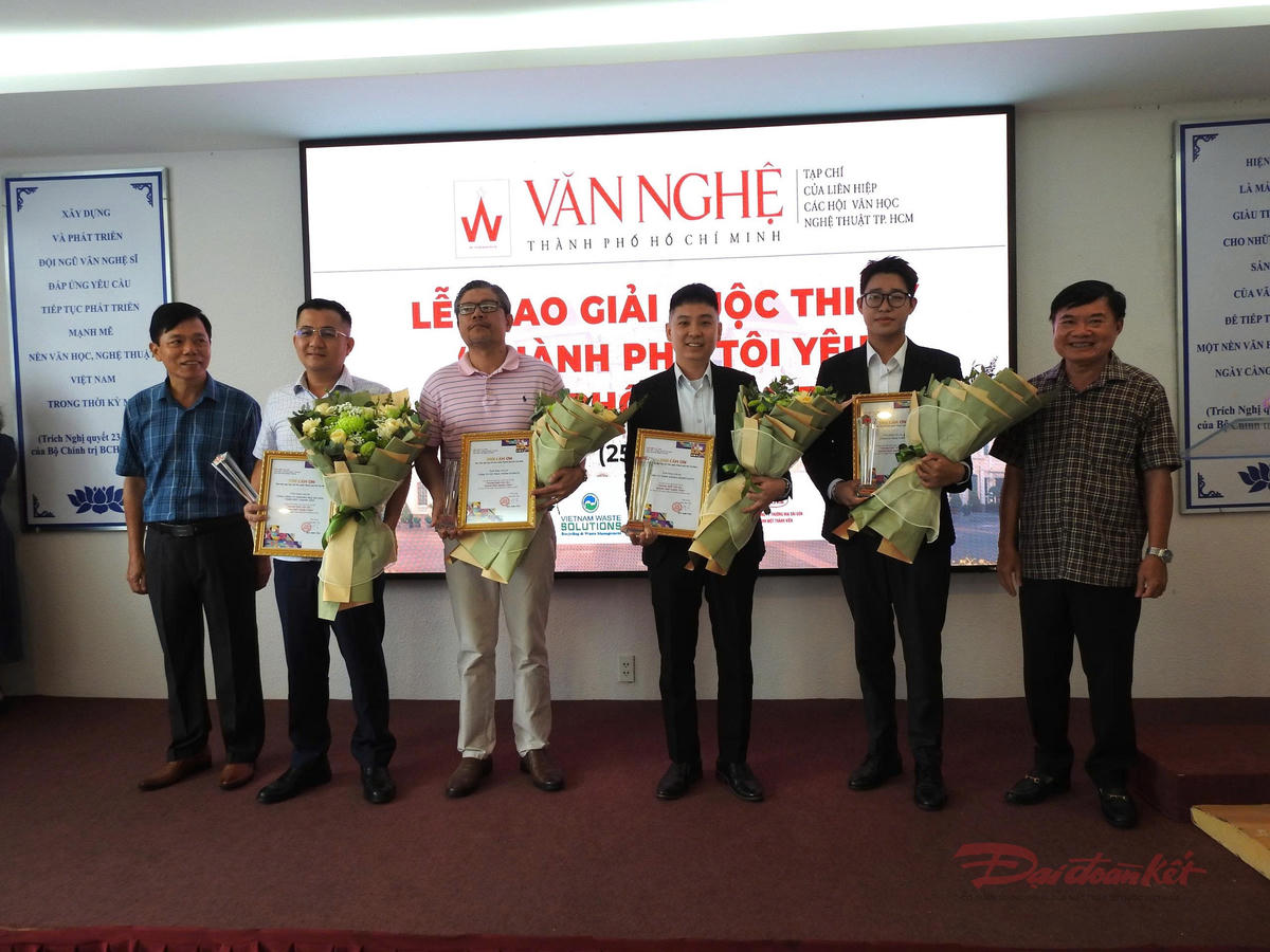 TPHCM trao giải cuộc thi ký 'Thành phố tôi yêu, thành phố nghĩa tình'