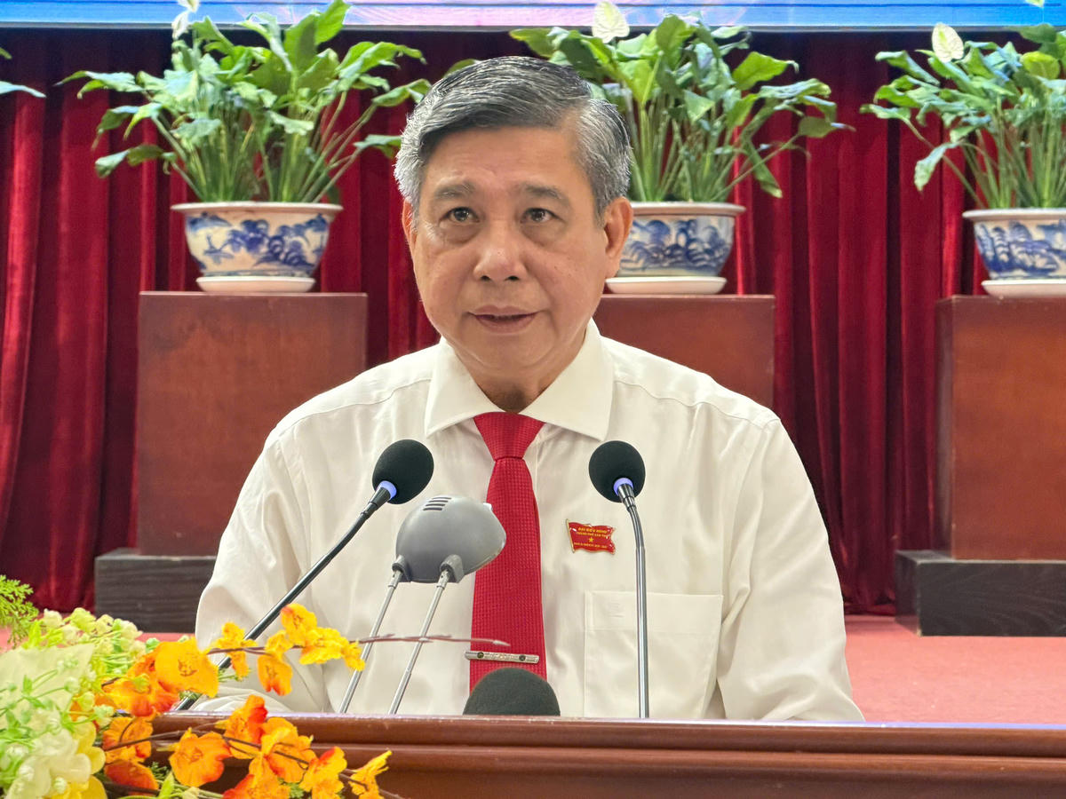 Ông Đồng Văn Thanh, Ủy viên Ban Chấp hành Trung ương Đảng, Phó Bí thư Thường trực Thành ủy, Chủ tịch HĐND TP Cần Thơ phát biểu tại kỳ họp. Ảnh HT