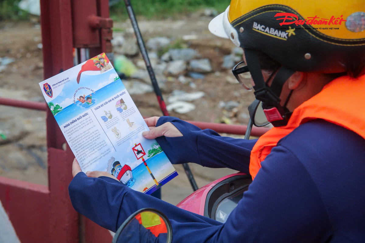 Các lực lượng duy trì trao đổi thông tin, kịp thời tuyên truyền, cảnh báo và hỗ trợ người dân khi có tình huống phát sinh.