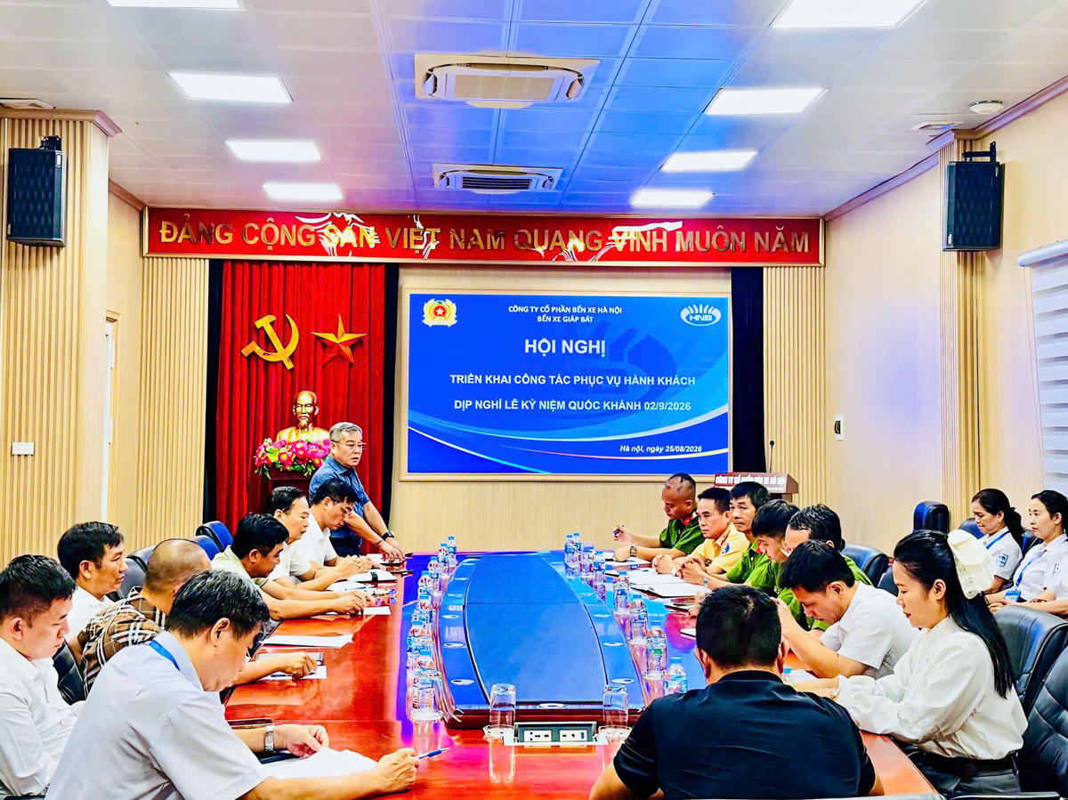 CSGT Hà Nội cùng các đơn vị và doanh nghiệp vận tải triển khai phương án bảo đảm an toàn, đáp ứng nhu cầu đi lại tăng cao của người dân dịp Quốc khánh 2/9.