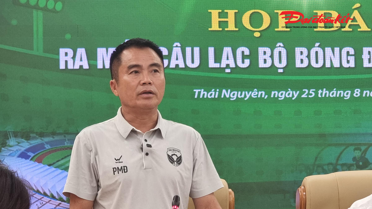 Huấn luyện viên trưởng FC Thái Nguyên Phạm Minh Đức.