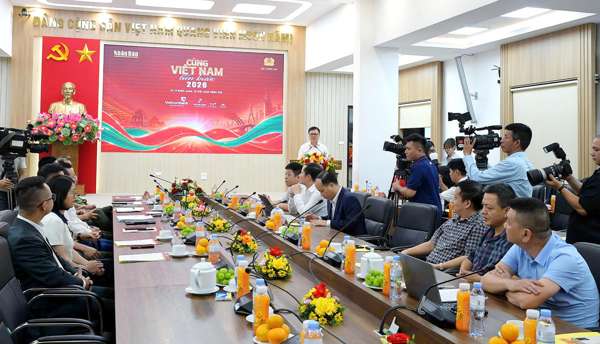 Ngày 25/8, BTC đã tổ chức họp báo thông tin hoạt động đi bộ “Cùng Việt Nam tiến bước”.