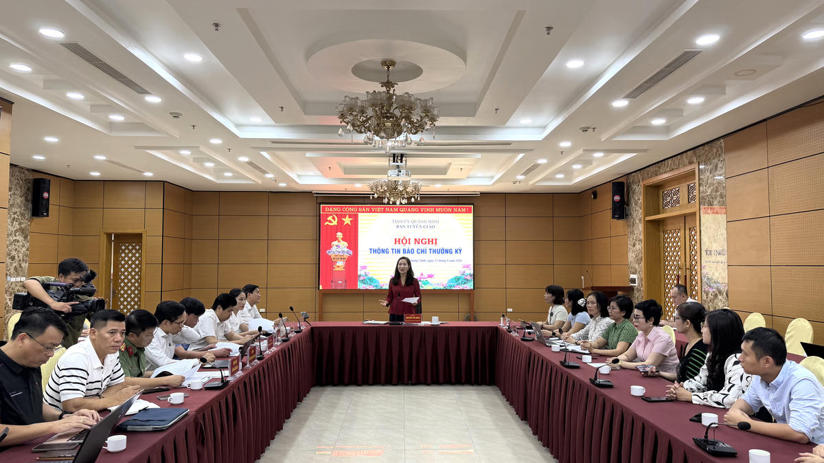 Quang cảnh hội nghị thông tin báo chí thường kỳ.