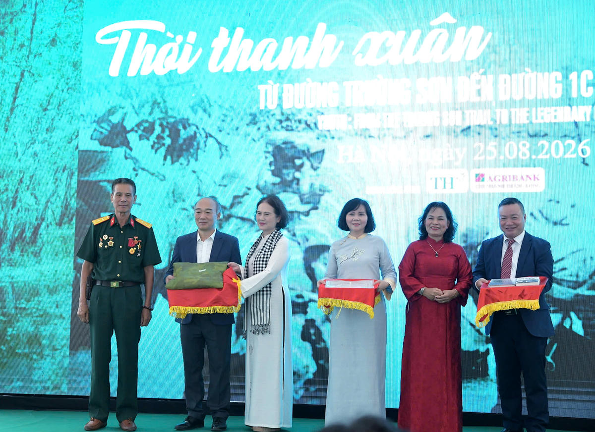 Những hiện vật được trao tặng cho Bảo tàng Phụ nữ Việt Nam góp phần lưu giữ ký ức chiến tranh và giáo dục truyền thống cho các thế hệ.
