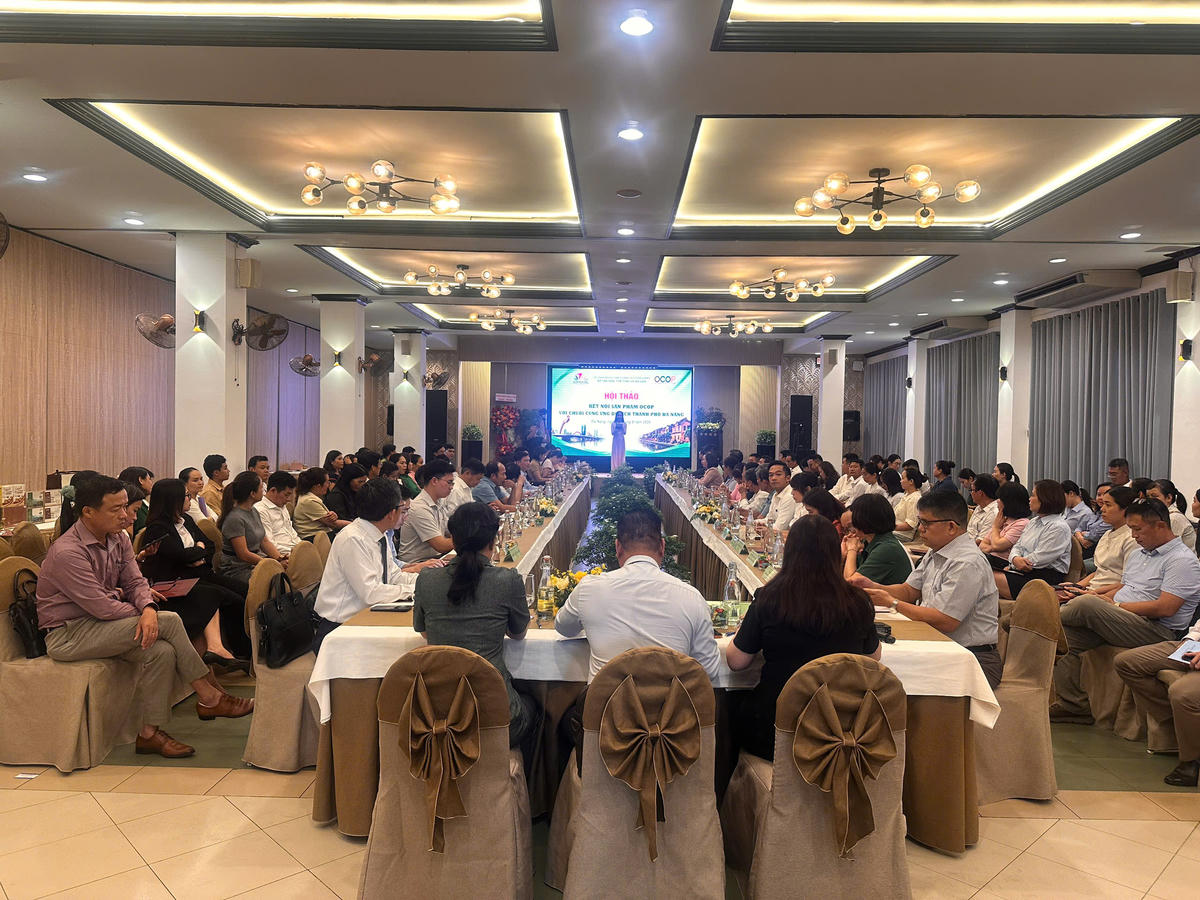 Việc đưa sản phẩm OCOP vào chuỗi cung ứng du lịch nhằm tạo điều kiện tiêu thụ sản phẩm và tăng sức hấp dẫn cho điểm đến Đà Nẵng. Ảnh: Nguyễn Tú.