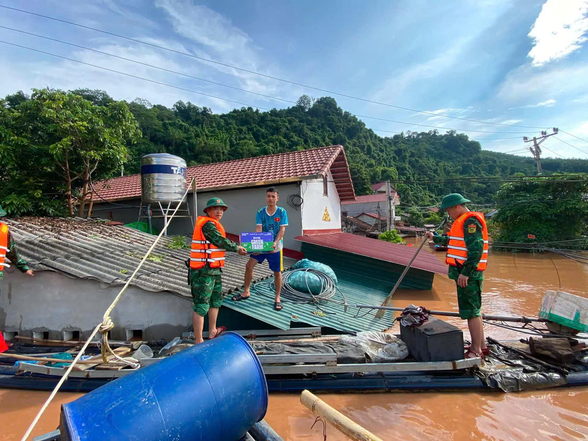Bộ đội Biên phòng Lạng Sơn sát cánh cùng người dân vùng lũ