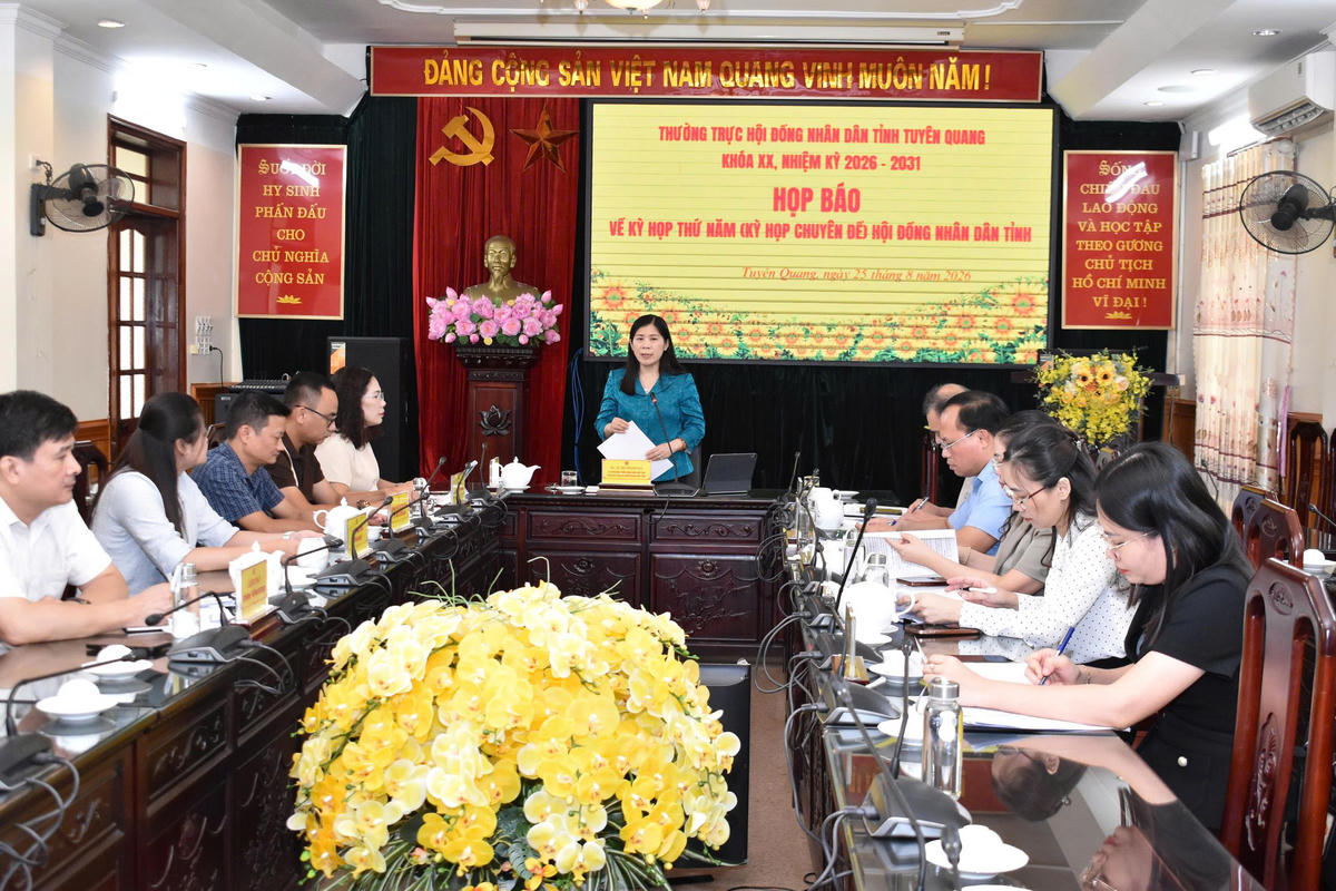 Quang cảnh buổi họp báo.
