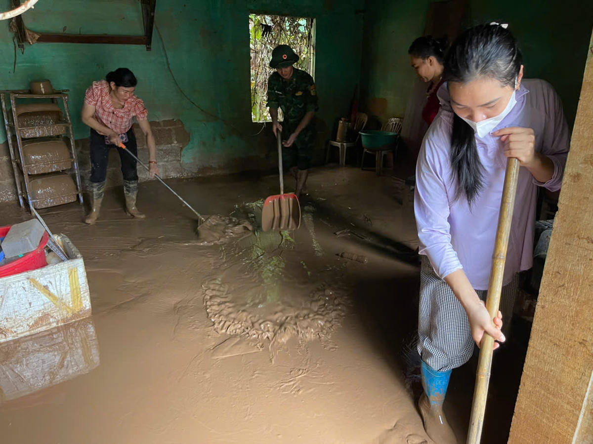 Bộ đội Biên phòng Lạng Sơn sát cánh cùng người dân vùng lũ