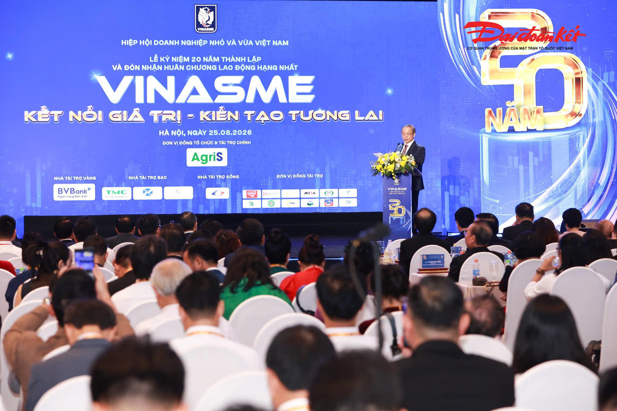 Quang cảnh Lễ kỷ niệm 20 năm thành lập Hiệp hội Doanh nghiệp nhỏ và vừa Việt Nam. (Ảnh: Quang Vinh)