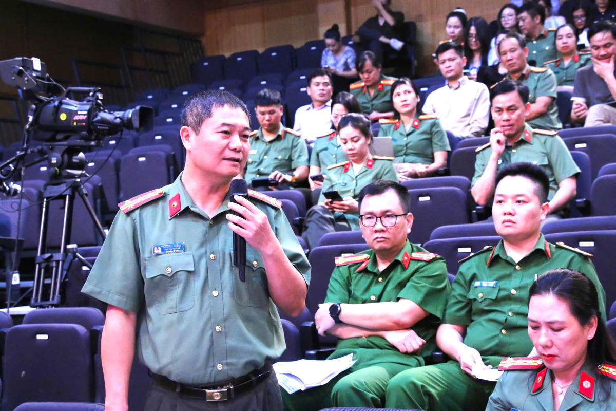 Đại tá Ngô Đức Thắng- Phó Cục trưởng  Cục Pháp chế và cải cách hành chính, tư pháp (Bộ Công an) phân tích điểm mới của các dự án luật.