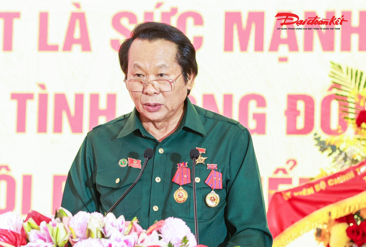 Phó Chủ tịch Hội Thanh niên xung phong khóa IV Thân Đức Nam trình bày báo cáo Chính trị trình Đại hội. Ảnh: Quang Vinh.