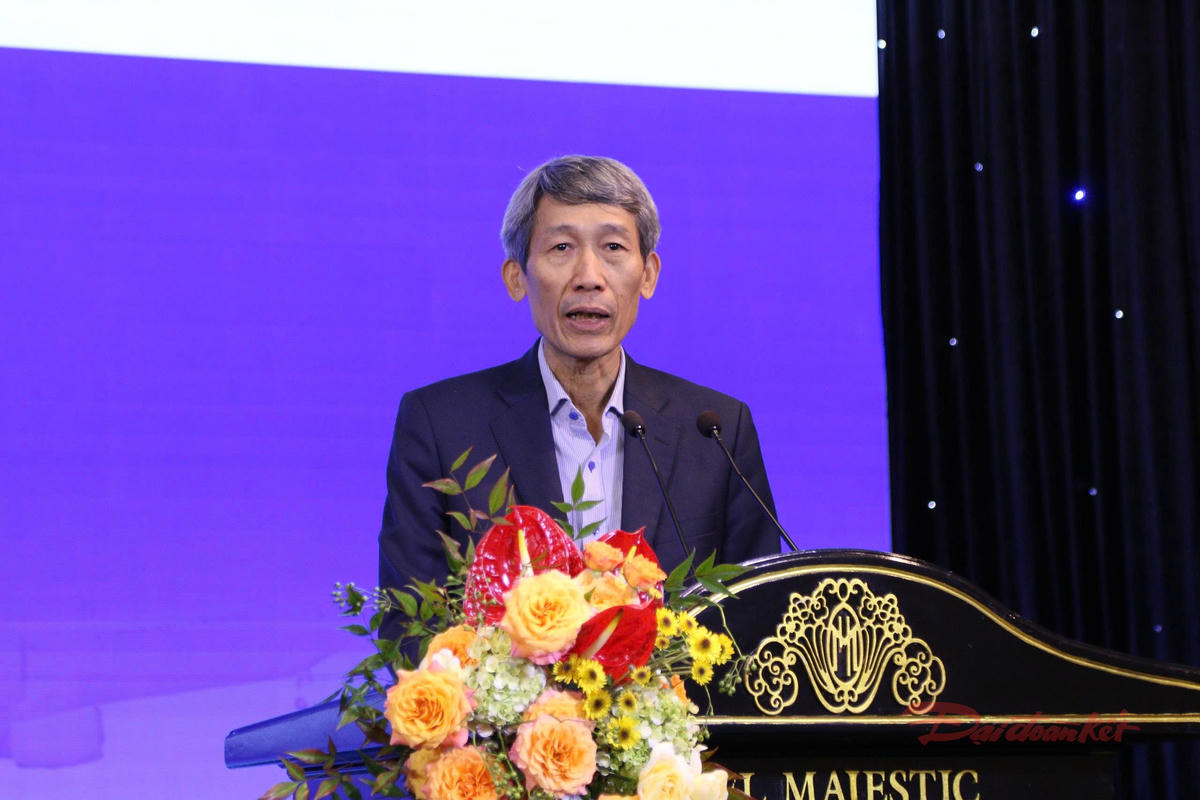 PGS.TS Phạm Duy Nghĩa, Phó Chủ tịch Trung tâm Trọng tài Quốc tế Việt Nam (VIAC) phát biểu khai mạc hội nghị. Ảnh: L.T