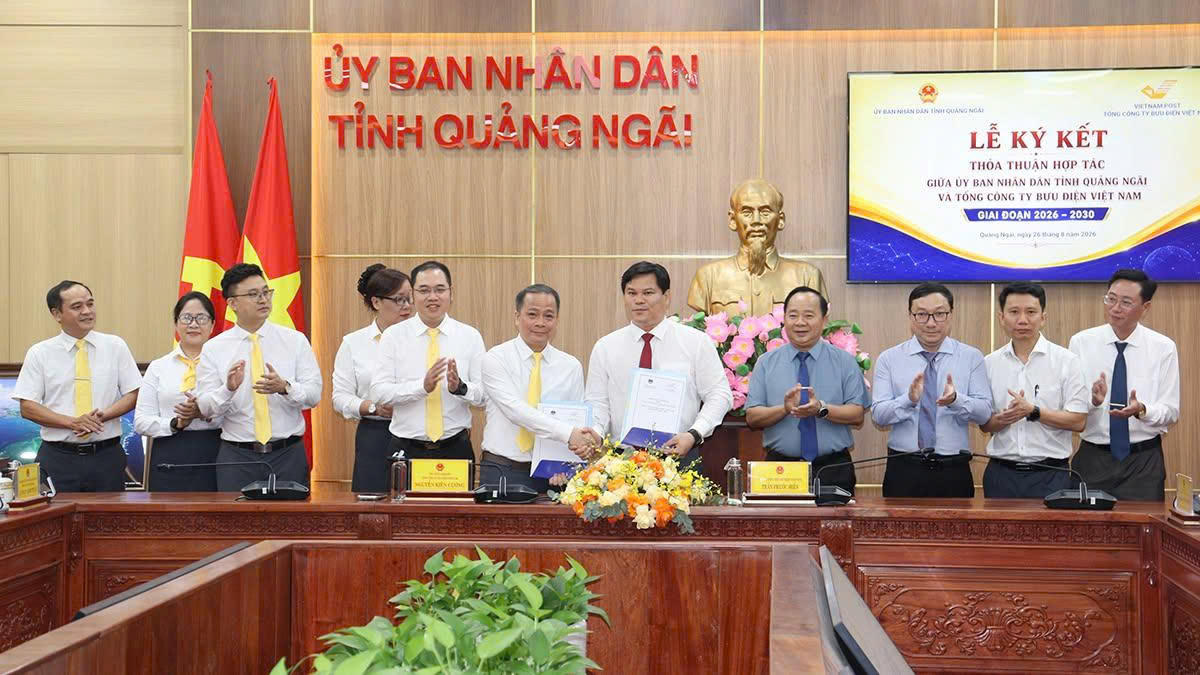 UBND tỉnh Quảng Ngãi và Tổng Công ty Bưu điện Việt Nam ký kết thỏa thuận hợp tác giai đoạn 2026 - 2030. Ảnh: BT.