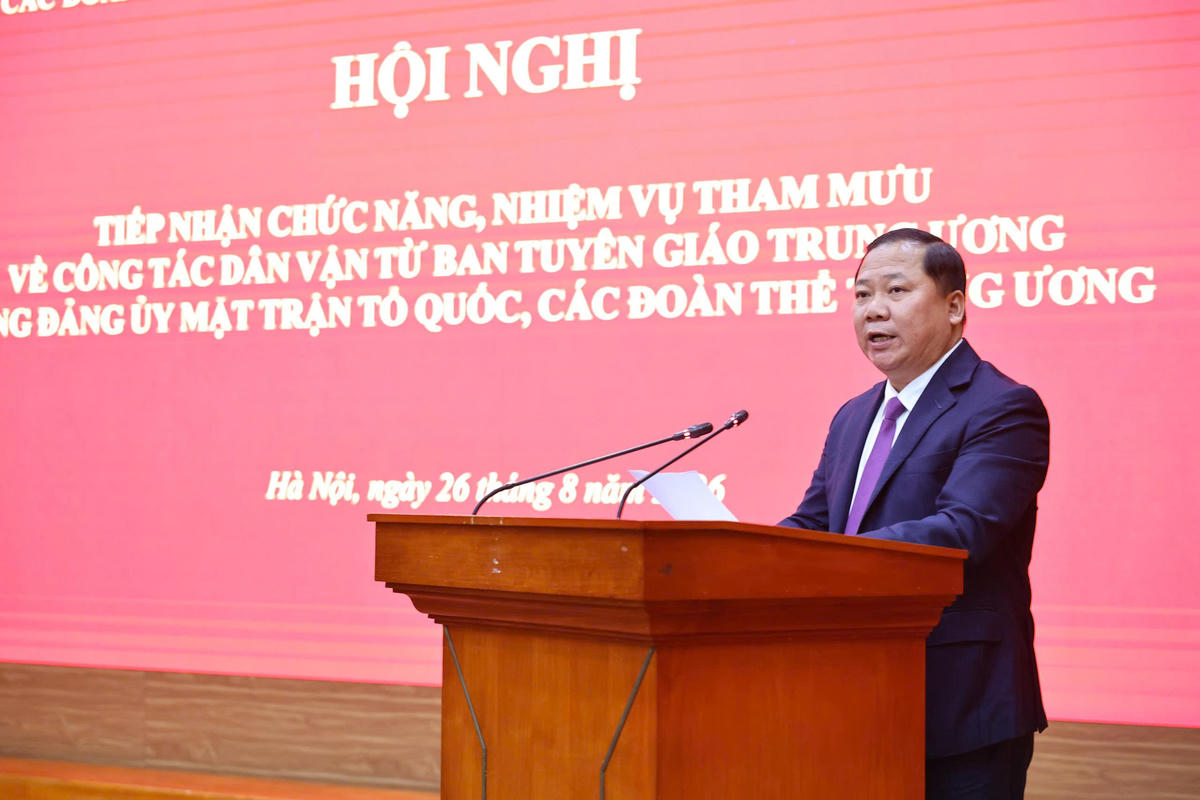 Phó Bí thư Thường trực Đảng ủy MTTQ, các đoàn thể Trung ương, Phó Chủ tịch Ủy ban Trung ương MTTQ Việt Nam Nguyễn Phi Long phát biểu tại Hội nghị. Ảnh: Minh Đức.