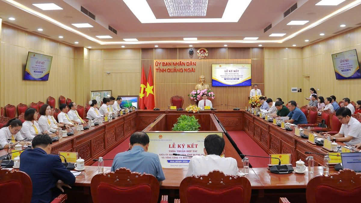 Quang cảnh buổi lễ ký kết. Ảnh: BT.