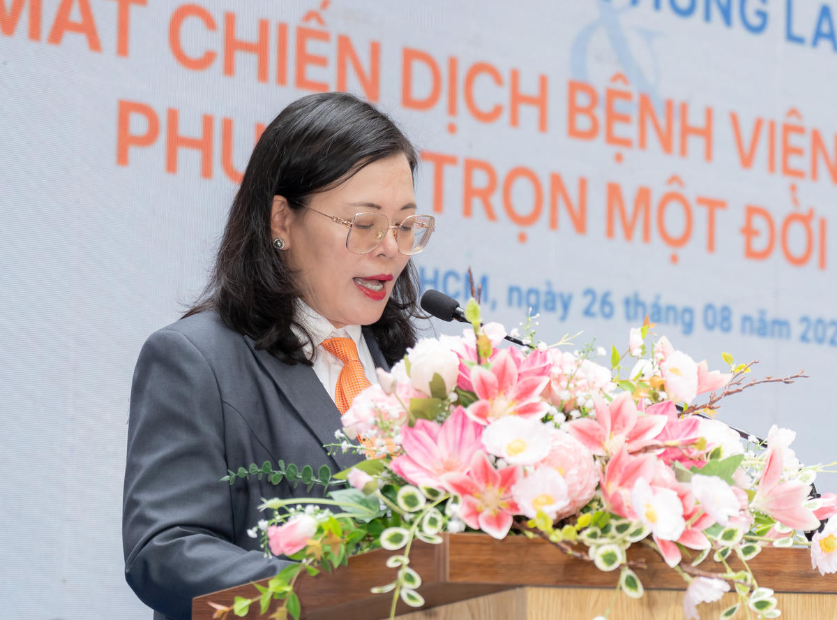 PGS.TS.BS Hoàng Thị Diễm Tuyết - Giám đốc Bệnh viện Hùng Vương phát biểu tại sự kiện ngày 26/8. Ảnh: N.Đ