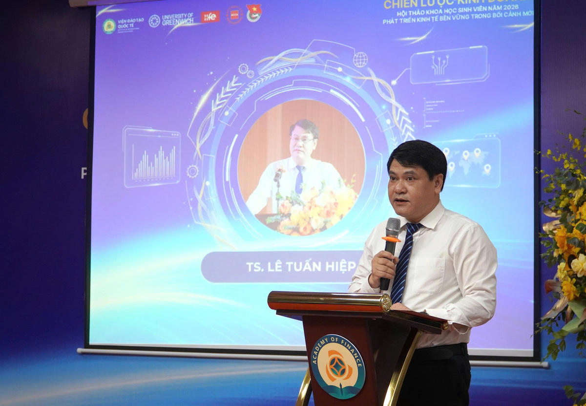 TS Lê Tuấn Hiệp – Phó Giám đốc Học viện Tài chính phát biểu tại hội thảo.