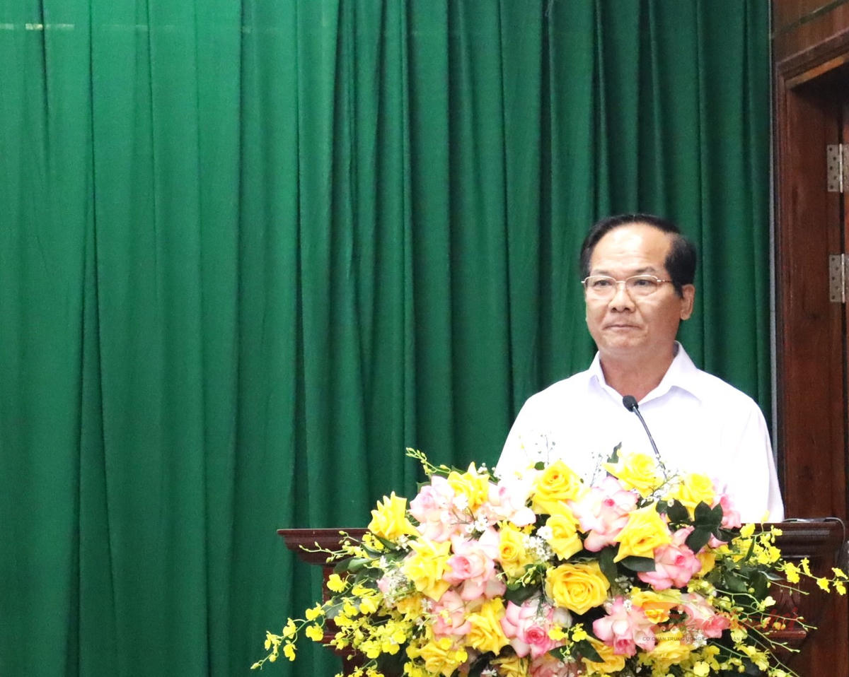 Ông Trần Văn Khuyên, Phó trưởng Ban Tuyên giáo và Dân vận Thành ủy TPHCM phát biểu khai mạc hội thảo. Ảnh: Thành Luân.