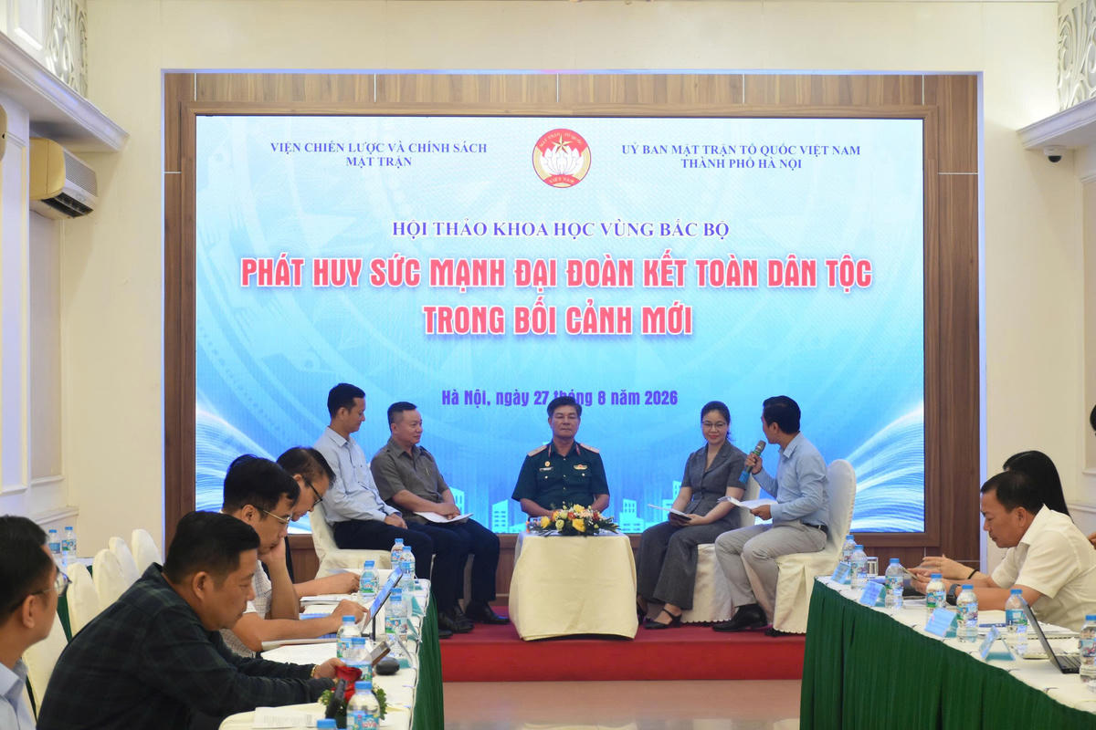 Các đại biểu giao lưu, chia sẻ tại hội thảo. Ảnh: PV
