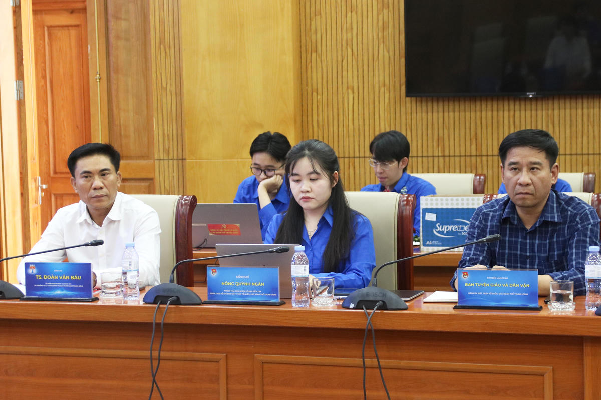 Các đại biểu tham dự Tọa đàm.