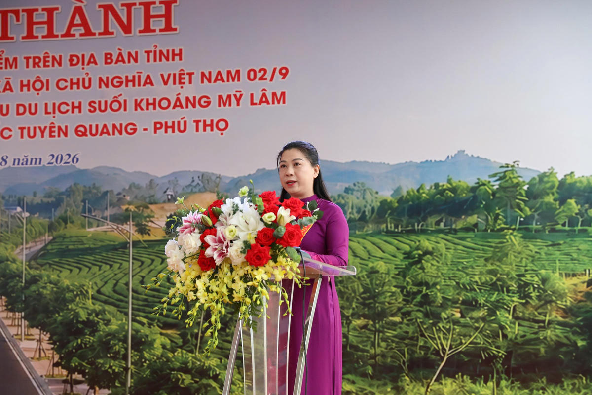 Bà Lê Thị Kim Dung, Phó Bí thư Thường trực Tỉnh ủy Tuyên Quang phát biểu tại buổi lễ.