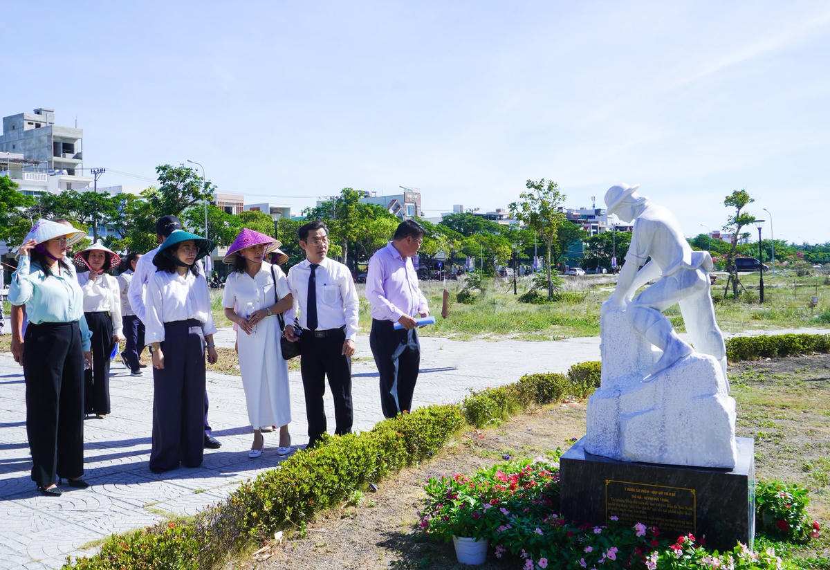 Cuộc thi điêu khắc đá Non Nước tôn vinh người thợ làng nghề 300 năm tuổi