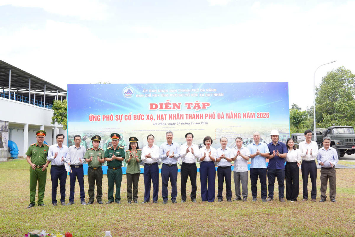 Các đơn vị tham gia diễn tập. Ảnh: Nguyễn Tú.