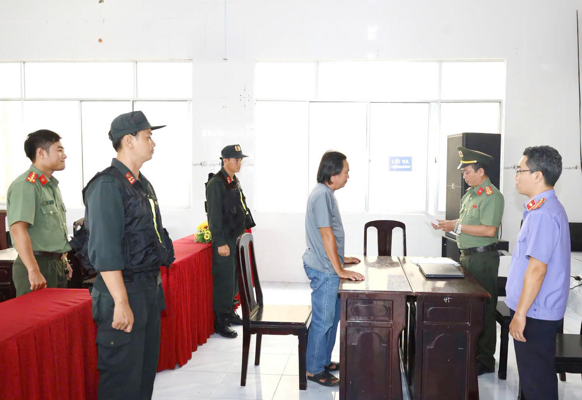 Do bất mãn cá nhân, Nguyễn Ngọc Thảo thường xuyên sử dụng tài khoản Facebook cá nhân để đăng tải, chia sẻ nhiều bài viết, thông tin chưa kiểm chứng, sai sự thật từ các tài khoản trên mạng xã hội. Ảnh CACC