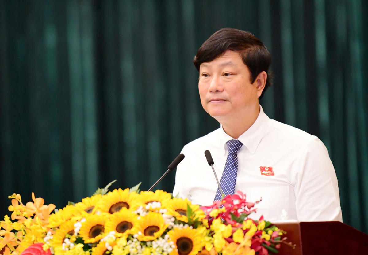 Ông Võ Văn Minh - Chủ tịch HĐND TPHCM phát biểu tại kỳ họp. Ảnh: Q.Đ