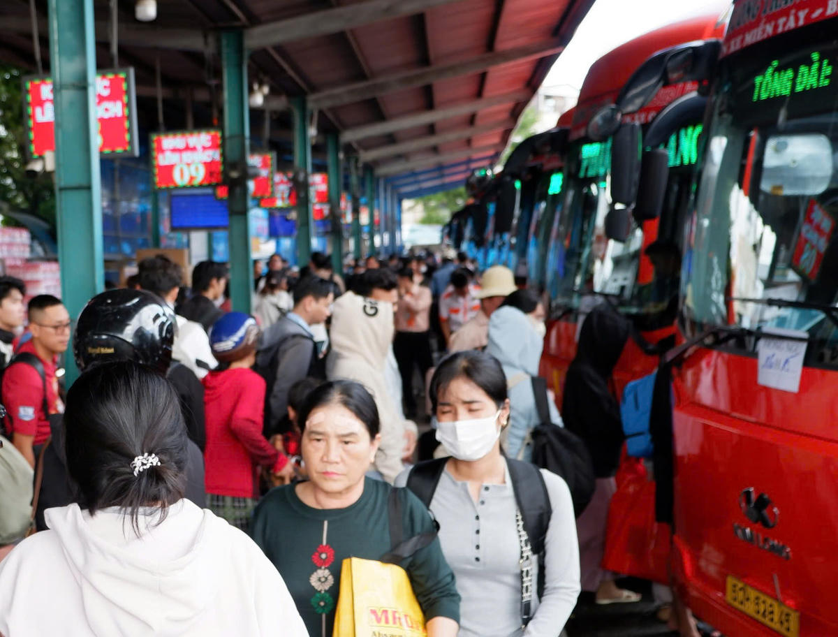 Các hãng xe lớn, uy tín được nhiều hành khách chọn lựa. Ảnh: Đ.Xá.