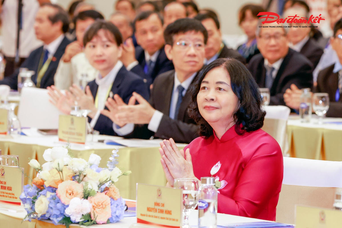 Chủ tịch Ủy ban Trung ương MTTQ Việt Nam Bùi Thị Minh Hoài và các đại biểu tham dự Đại hội. Ảnh: Quang Vinh.