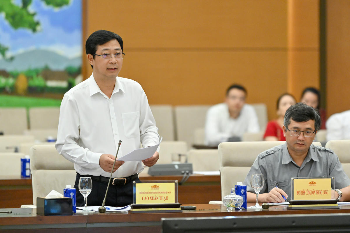 Phó Chủ tịch UBTƯ MTTQ Việt Nam Cao Xuân Thạo phát biểu tại phiên họp (Ảnh: Quang Vinh)
