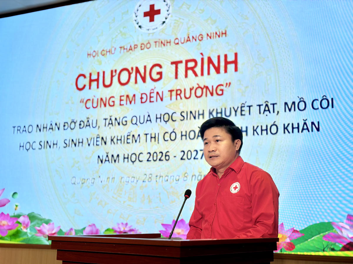 Ông Lý Văn Thành, Chủ tịch Hội Chữ thập đỏ tỉnh Quảng Ninh phát biểu tại chương trình.