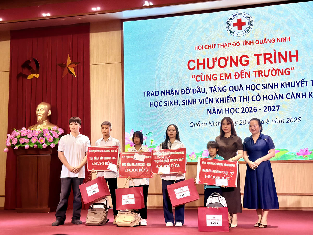 Quảng Ninh: “Cùng em đến trường” trao yêu thương, tiếp sức cho học sinh vào năm học mới