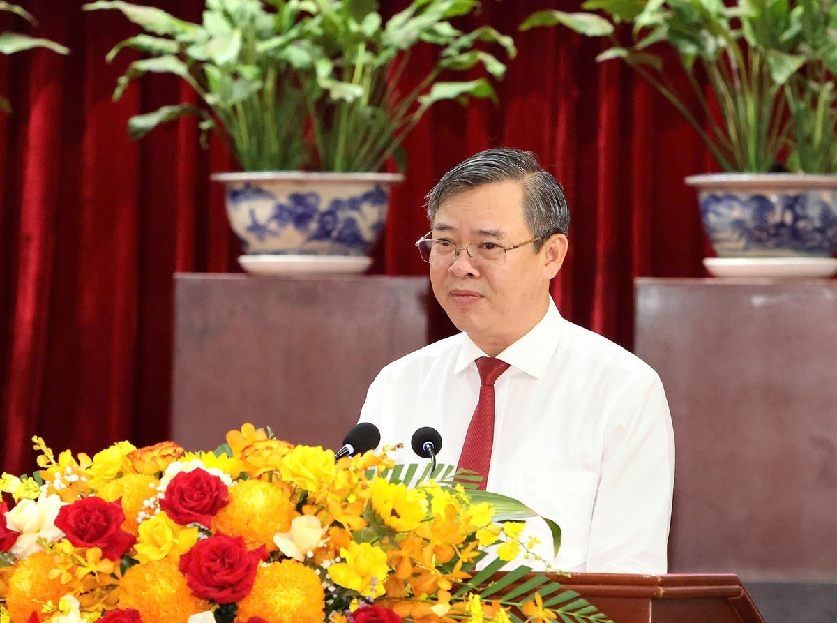 Ông Trương Cảnh Tuyên, Phó Bí thư Thành ủy, Chủ tịch UBND TP Cần Thơ phát biểu tại họp mặt. Ảnh TP