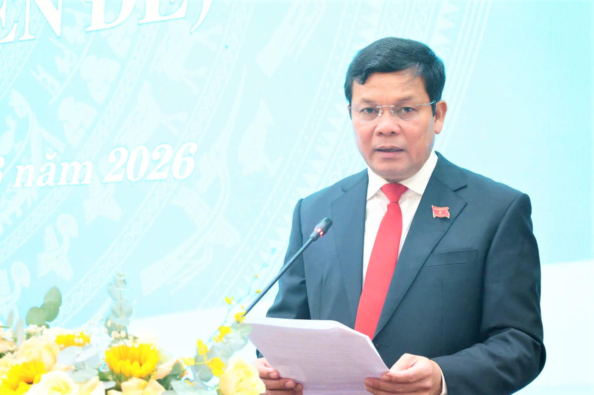 Ông Nguyễn Đức Tuy, Phó Bí thư Tỉnh ủy, Chủ tịch HĐND tỉnh Quảng Ngãi phát biểu tại kỳ họp. Ảnh: TT.