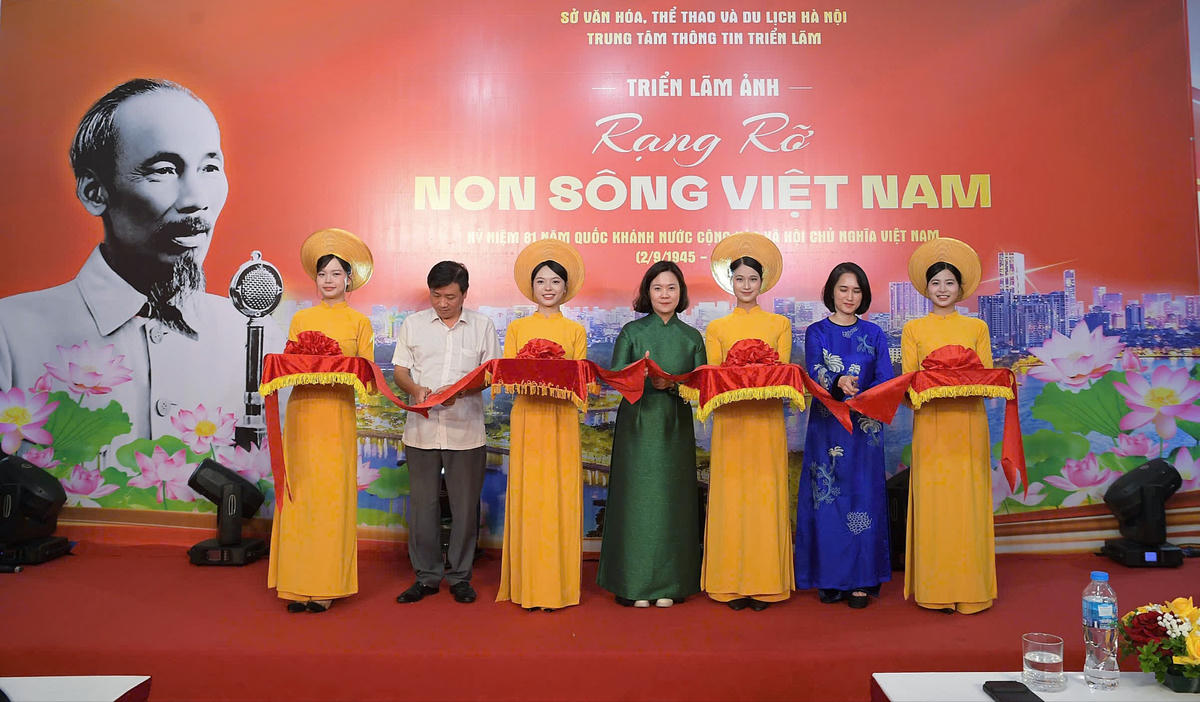 Triển lãm ảnh “Rạng rỡ non sông Việt Nam” chính thức khai mạc ngày 28/8, nhân kỷ niệm 81 năm Quốc khánh 2/9. 