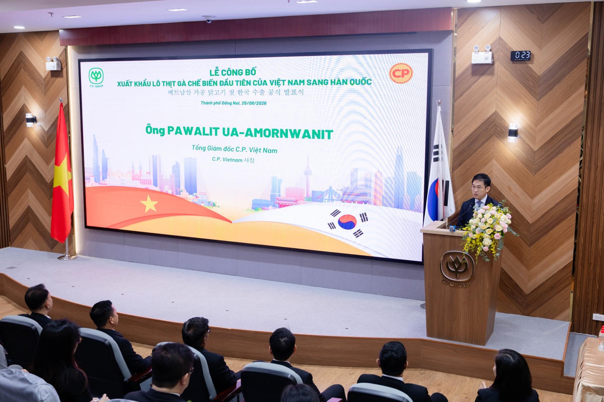 Ông Pawalit Ua-amornwanit, Tổng Giám đốc C.P. Việt Nam phát biểu tại Lễ công bố xuất khẩu lô thịt gà chế biến đầu tiên của Việt Nam sang Hàn Quốc. Ảnh: C.P. Việt Nam.