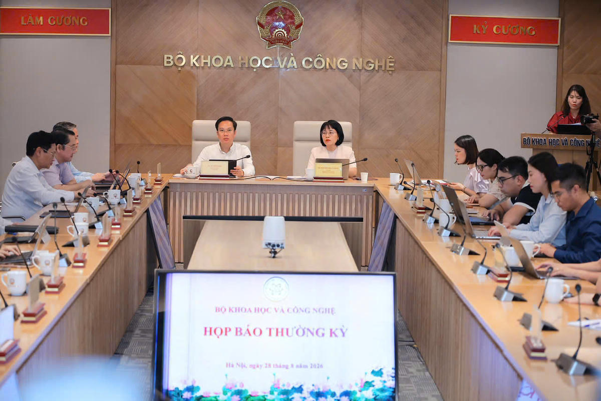 Quang cảnh buổi họp báo.