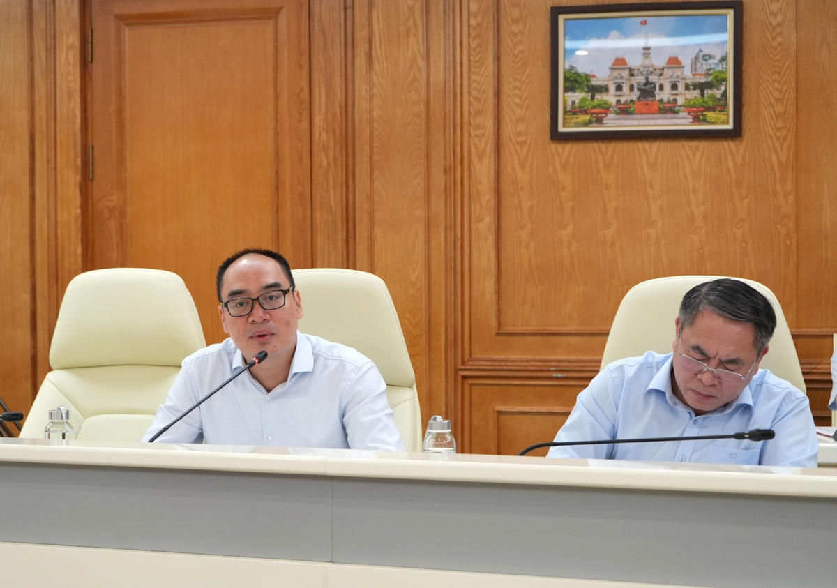 Phó Tổng Kiểm toán nhà nước Bùi Quốc Dũng phát biểu tại cuộc họp