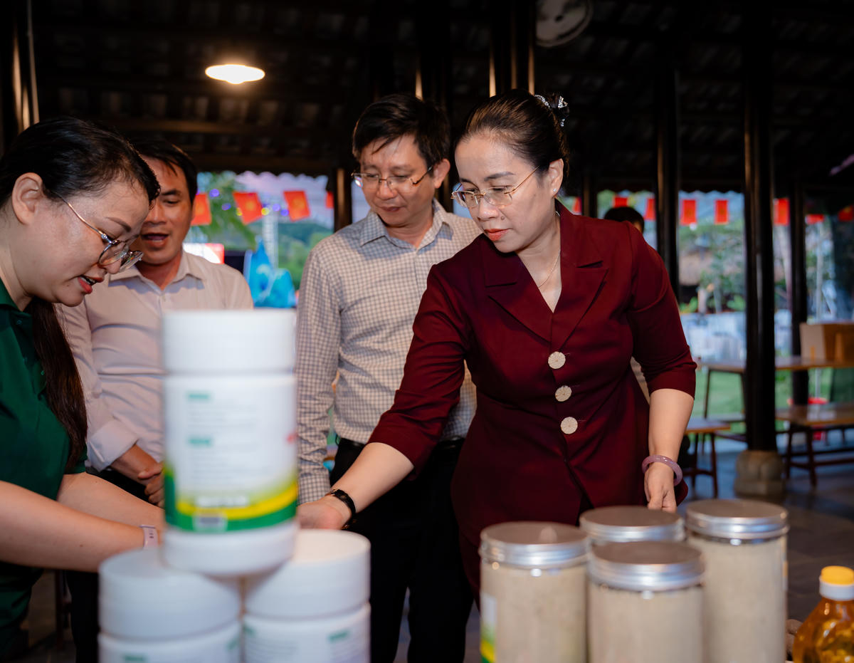 Trải nghiệm văn hóa Cơ Tu tại Tuần lễ du lịch Đánh thức đại ngàn 