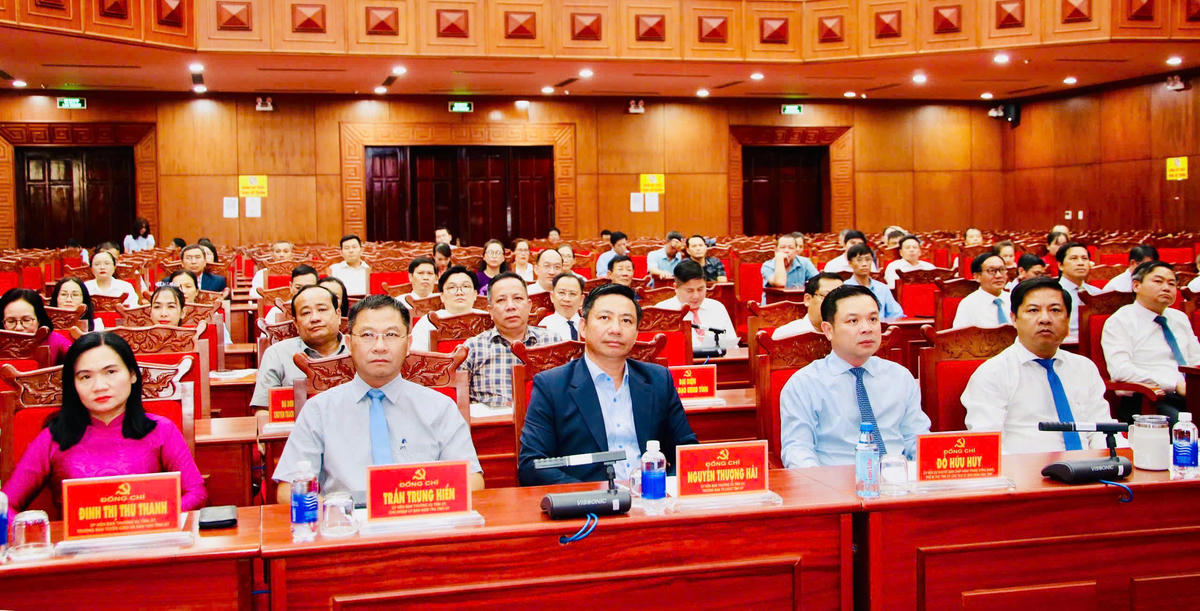Các đại biểu dự hội nghị. Ảnh: MT.