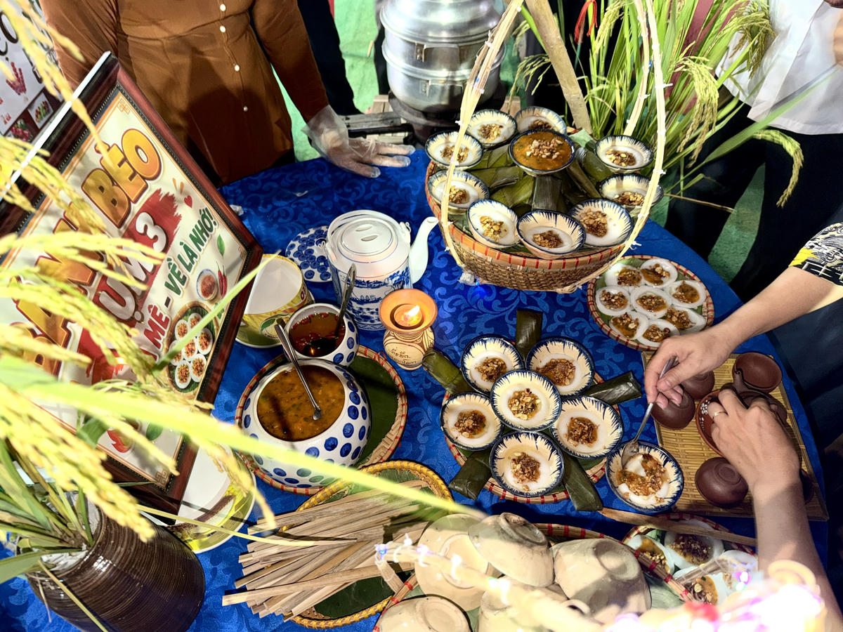 Hấp dẫn “Đấu trường bánh bèo” tại “Chợ phiên Làng trong phố”