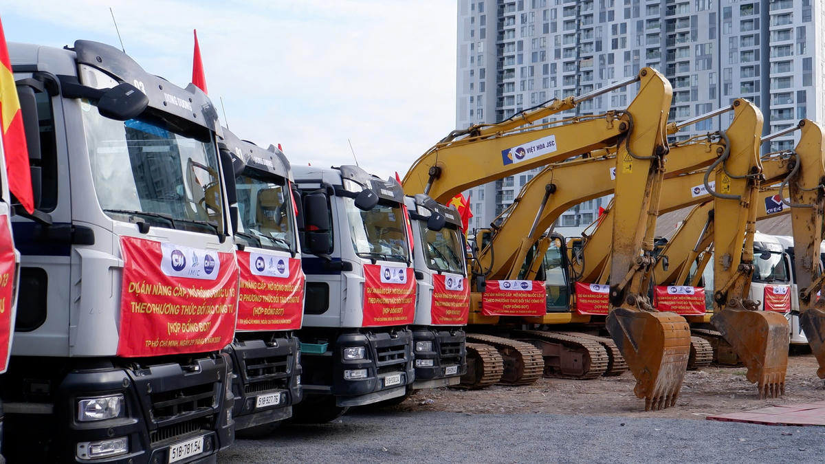 Các dự án được khởi công, khánh thành mang tới nhiều tín hiệu tích cực cho tình hình kinh tế xã hội TPHCM. Ảnh: H.Nguyễn.