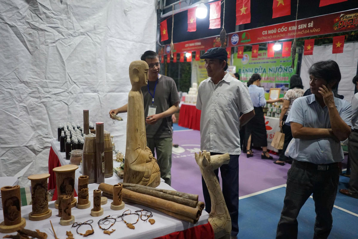 Trải nghiệm văn hóa Cơ Tu tại Tuần lễ du lịch Đánh thức đại ngàn 
