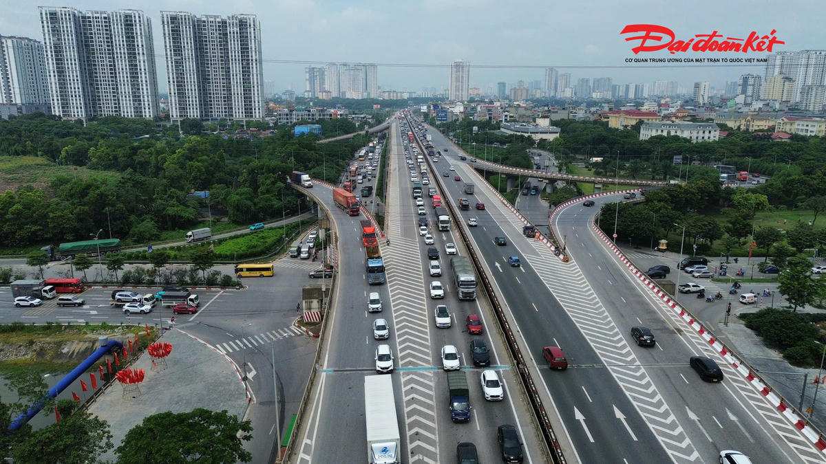 Dự kiến trong ngày 29/8, đặc biệt vào chiều tối, lượng phương tiện tiếp tục tăng khi người dân rời Thủ đô về quê và đi du lịch. Người dân được khuyến cáo chủ động thời gian, lựa chọn lộ trình phù hợp và chấp hành hướng dẫn của lực lượng chức năng.