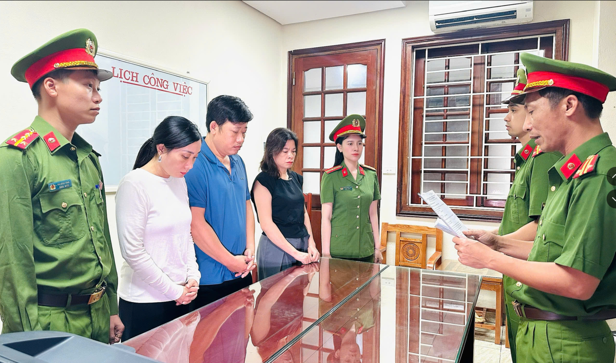 Công an khởi tố các bị can. Ảnh: CATH