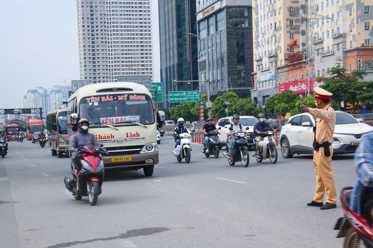 Hà Nội ngày đầu nghỉ lễ 2/9: Bến xe, nhà ga tăng khách, Cảng Hàng không Nội Bài thông thoáng