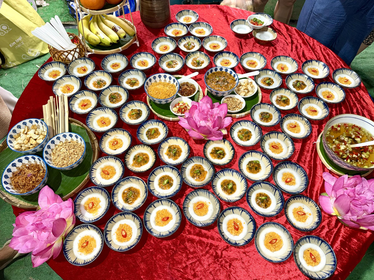 Hấp dẫn “Đấu trường bánh bèo” tại “Chợ phiên Làng trong phố”