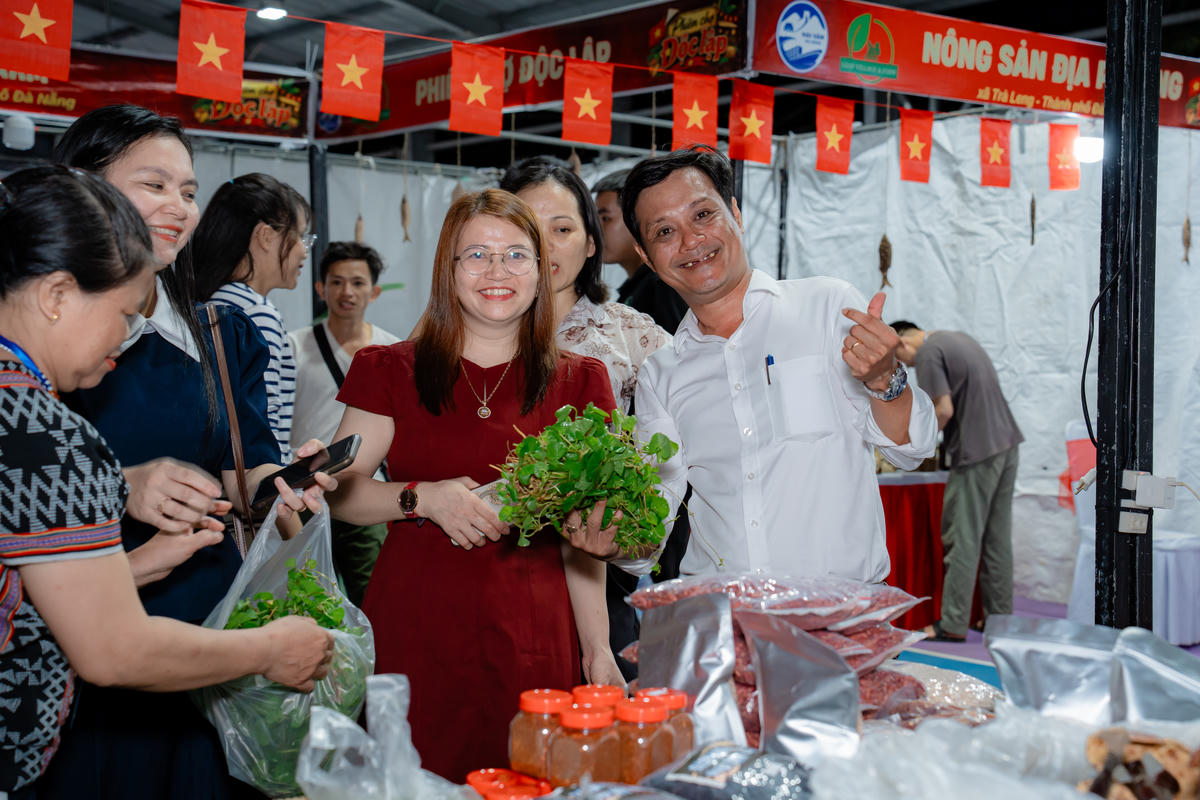 Trải nghiệm văn hóa Cơ Tu tại Tuần lễ du lịch Đánh thức đại ngàn 